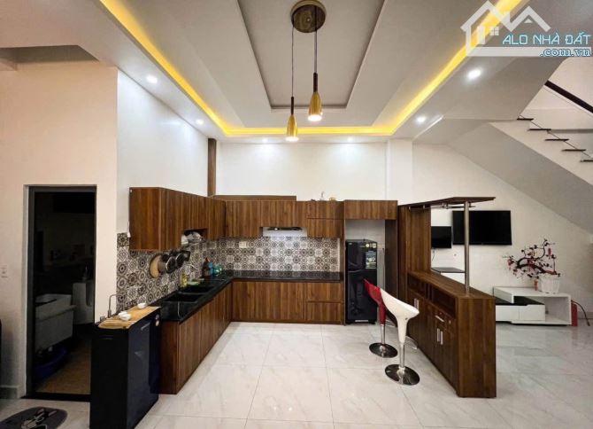 Nhà Lê Hồng Phong P4 80m2 ngang 6m 5 tầng cách chợ Đà Lạt chỉ 1,5km - 5