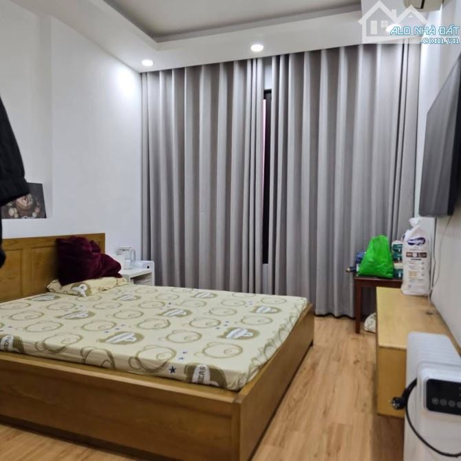 NHÀ AN TRẠCH - ĐỐNG ĐA - 5 TẦNG - CÁCH Ô TÔ 5M - VỊ TRÍ TRUNG TÂM - 5