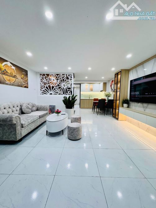 HIẾM-NHÀ ĐẸP TẶNG FULL NỘI THẤT Ở LUÔN - NGÕ NÔNG RỘNG 48m2 phố Tân Khai chỉ hơn 3 tỷ - 5