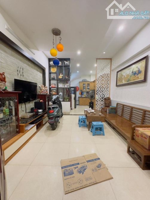 Bán nhà riêng phố Mỹ Đình, DT 30M2. Giá 5.9 tỷ - 5