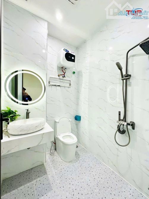 Bán nhà 4 tầng mới xây Trại Chuối, Hồng Bàng, Hải Phòng giá 3,3x tỷ  - Đường rộng 5m - 5