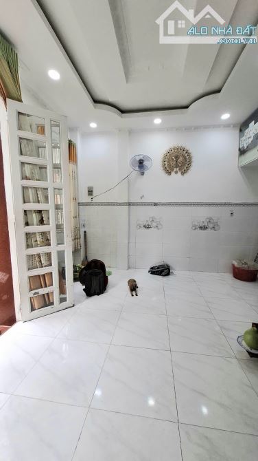 Bán Nhà Quận 8- 3tầng đúc 3pn tặng nội thất DTSD 84m giá tốt 👉2.85 tỷ - 5
