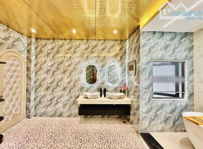CẦN BÁN NHÀ ĐƯỜNG TRẦN PHÚ, PHƯỜNG 4, QUẬN 5 - GIÁ:4TỶ850/68,6M2 (4,8x14,3M). SHR - 5