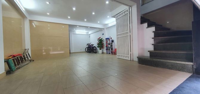 PHÂN LÔ OTO TRÁNH KINH DOANH - OTO NGỦ TRONG NHÀ - TOÀ VĂN PHÒNG - 5