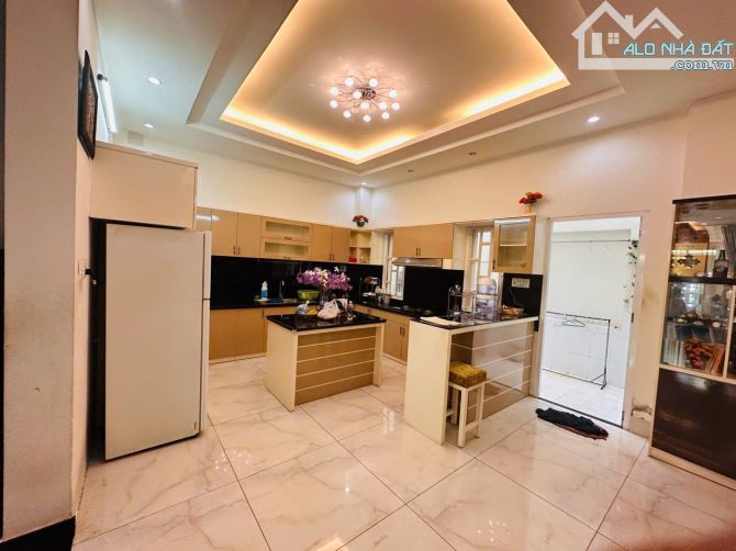 Nhà Thật - Y Hình Hẻm 8m, Phan Đăng Lưu, 9x19m, 143m2- 4 tầng, 364m2 - chỉ 23 tỷ - 5