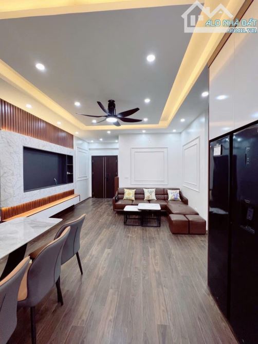 Bán căn góc chung cư sát đường Khuất Duy Tiến 82m 3 ngủ full nội thất đẹp chỉ nhỉnh 6 tỉ - 5