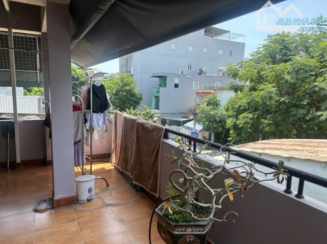 BÁN NHÀ 3 TẦNG NGAY  MT TIỂU LA TT HẢI CHÂU ĐÀ NẴN 60M2 KD SPA CHỈ HƠN 5 TỶ - 5