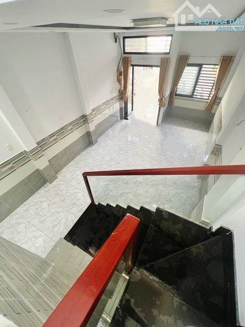 NHÀ ĐẸP 1/ ÂU CƠ, 52M2, 3 BƯỚC RA ĐH VĂN HIẾN - CHỈ 4XTỶ. CÒN TL.CÁCH MẶT TIỀN 3 CĂN.NHÀ M - 5