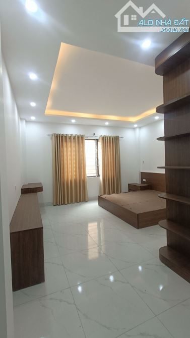 Cần Bán Nhà 4 Tầng Tôn Đức Thắng Ô Chợ Dừa Nhà Mới Đẹp Ở Ngay Vài Bước Chân Ra Mặt Phố. - 5