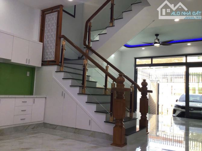 Bán nhà 3 tầng vĩnh hiệp ô tô cách 23/10 chỉ 30m - 5
