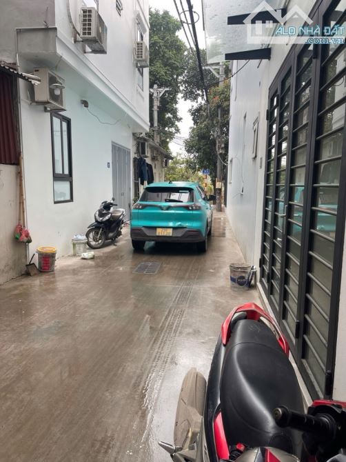 Bán Nhà Đẹp Thuỵ Phương - P.Lô - Ô Tô Chạy Quanh - Ở Sướng 40m2 - 6.x Tỷ - 5