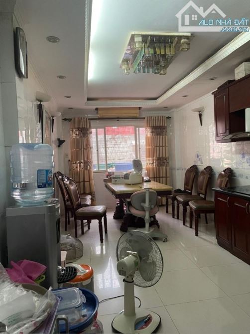 Bán nhà Trần Khát Chân 28/30m2, 5 tầng, mt 3.1m gần phố, ngõ thông, sổ đỏ đẹp. Giá 7.35 tỷ - 5