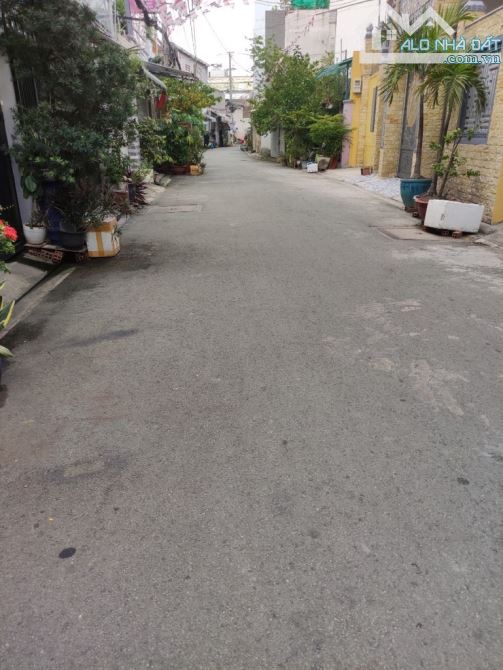 Bán nhà HXH Hoà Bình, Tân Phú, DT 84m2 - 4 x 21m - 4 PN - Gần Đầm Sen - Hơn 9 Tỷ TL - 5