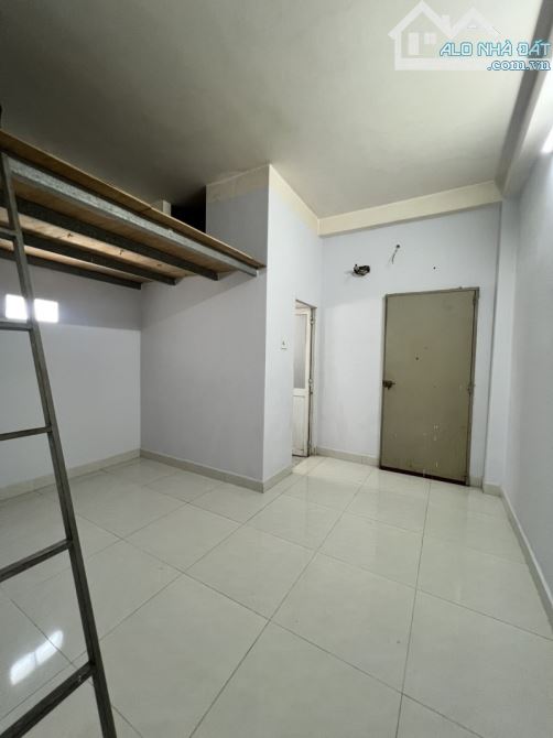 Bán căn hộ dịch vụ Bình Tân, đường số 11, 76m2, 2 mặt tiền, 4 lầu, chỉ 7.X tỷ - 5