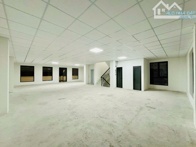 Cho thuê nhà mặt tiền số 5 Đặng Tất, Phường Tân Định, Quận 1,TP Hồ Chí Minh dt:14x25m - 5