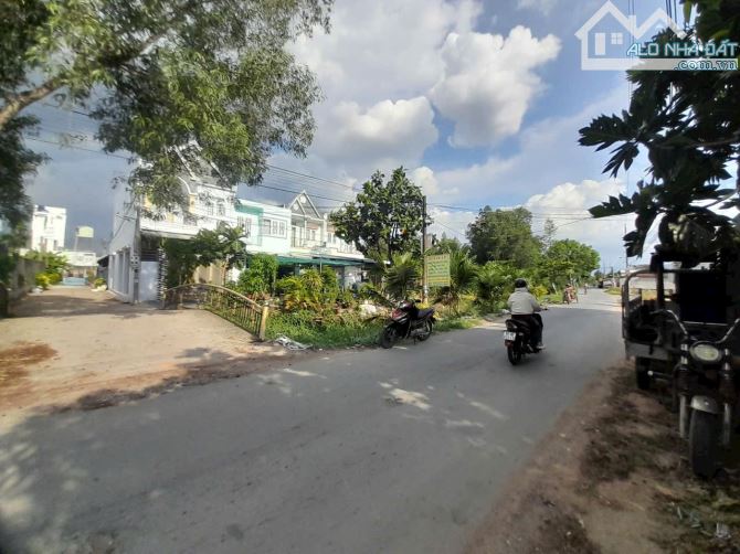 Kẹt tiền bán gấp nhà lầu 113m2 đất thổ view kênh chỉ 1.7 tỷ - 5