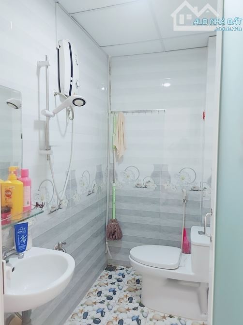 HẺM OTO ĐẤT THÁNH – PHƯỜNG 6, TÂN BÌNH - DT: 4.7x20 - CHỈ 10.3 TỶ. - 5