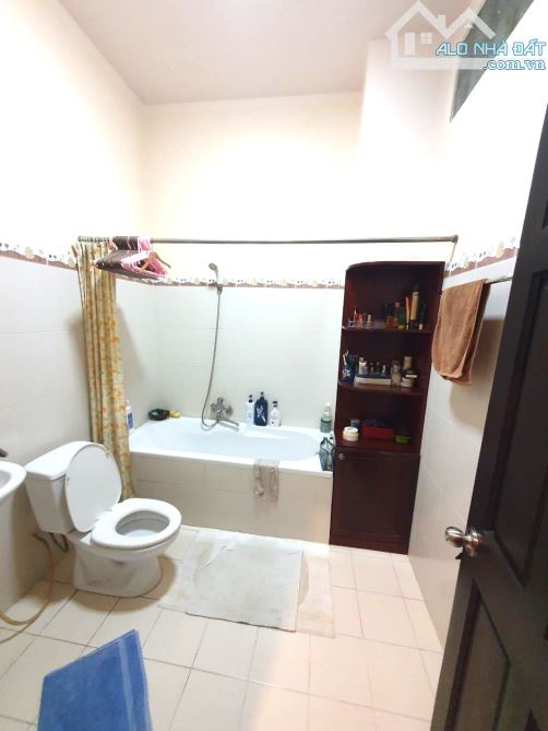 KHÔNG CÓ CĂN THỨ 2- MẶT TỀN -KHU 38 HA TÂN THỚI NHẤT -QUẬN 12 -BÁN NHÀ 4.2M X 20M - 4 TẦNG - 5