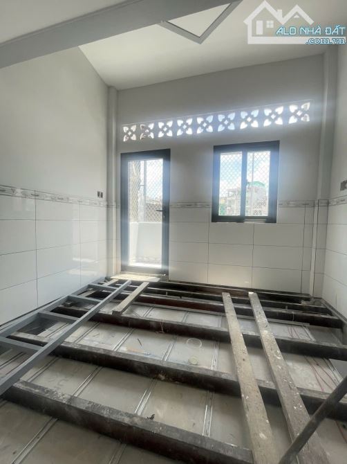 BÁN NHÀ QUẬN 11, KHU LÃNH BINH THĂNG, VÀI BƯỚC CHÂN RA MẶT TIỀN. - 5
