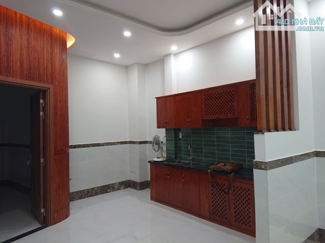 Nhà mới xây, Nguyễn Hồng Đào, Tân bình,53m2,3 tầng, 5,7m x 11,2m. chỉ 7 tỷ 8 - 5