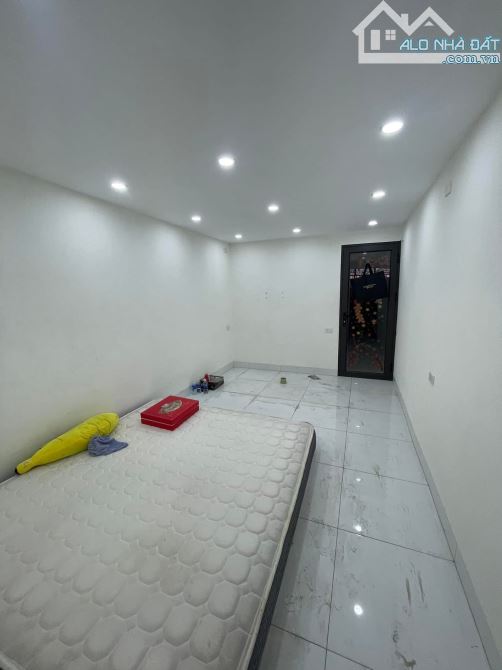 Nguyễn Văn Linh Long Biên 55m cấp 4 2,5 tỷ ngõ 3 gác - 5