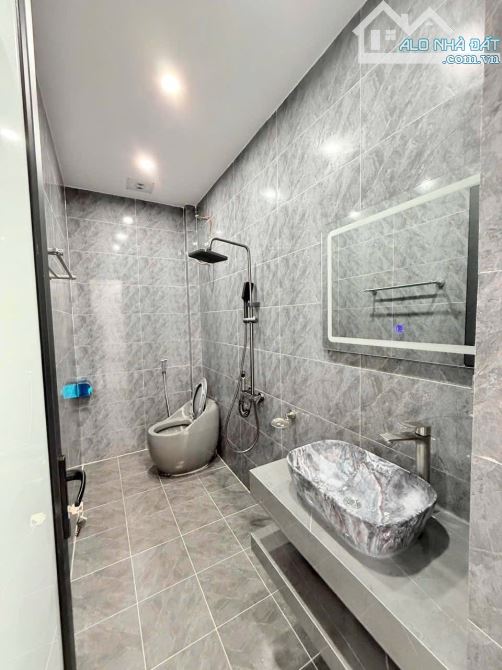 Nhà xây mới sân cổng độc lập ngõ nông đỗ cửa phố Lê Lợi - 6