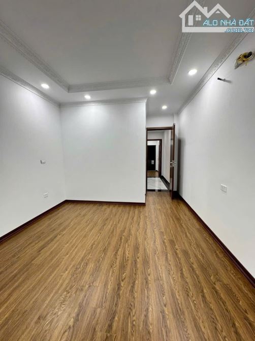 Tựu Liệt - Thanh Trì 51m x 5 tầng, mặt tiền 3.5m, giá 8.8 tỷ thương lượng - 6