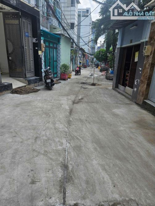 🏡CHDV 6 TẦNG - 150m2 (4x33m) - 31PN 32WC - HẺM ÔTÔ - THU NHẬP 2 Tỷ/Năm - KHOÁN 1.4 TỶ/NĂM - 6