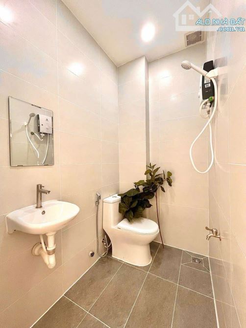 Quận 7_Nhà đẹp ở ngay, sổ riêng hoàn công đủ chỉ 3.6T - 6