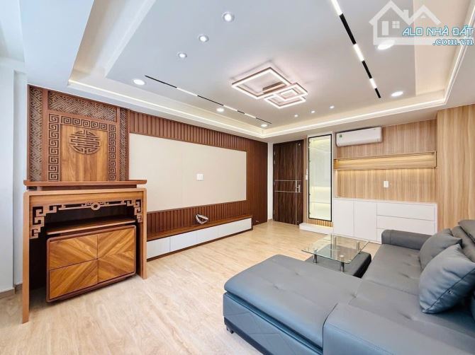 Nhà mới dọn ở liền ngay hẻm 272 Nguyễn Tiểu La, Q10 - Giá 4 tỷ 880 / 60m2(4mx15m) - 6