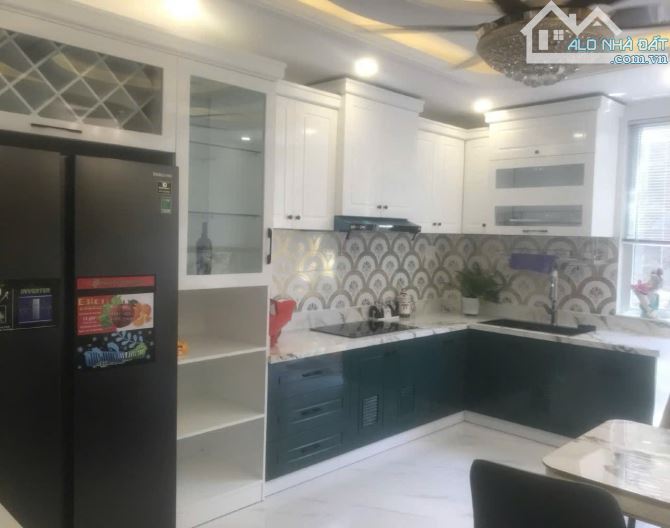MẶT TIỀN ĐƯỜNG 10M XE TĂNG ĐUA NGAY LÂM VĂN BỀN KHU VIP Ô TÔ LĂN VÀO BẾP 4x17.5M - 6