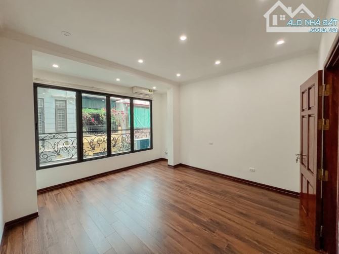 Nhà đẹp mới thang máy, mặt ngõ phân lô Hoàng Văn Thái, kdoanh đỉnh, 50m2 sổ. Giá 21.5 tỷ - 6