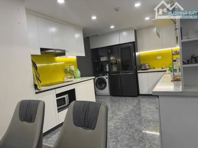 Giảm 500tr- Bán căn 125m2- 3PN- CC New Skyline Hồ Văn Quán- full đồ- có sổ đỏ- Nhỉnh 9 tỷ - 6