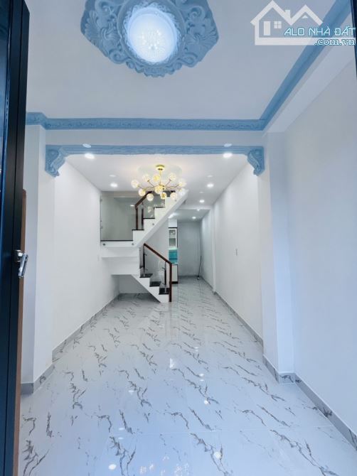 Bán nhà Âu Dương Lân Phường 2 Quận 8 DT: 28.5m2 - 2 tầng -(3x10) Giá: chỉ 3tỷ890 tỷ TL. - 6