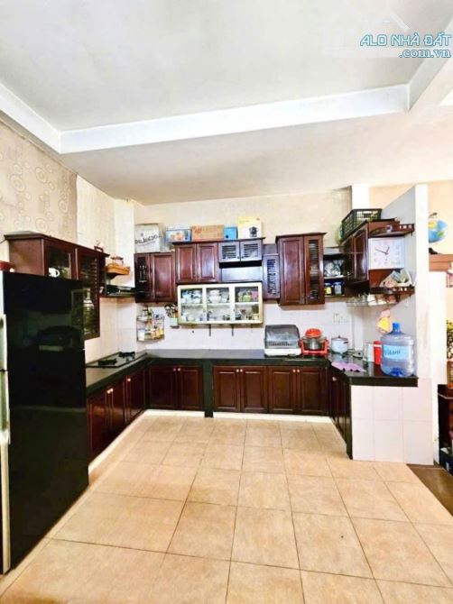 BÁN NHÀ LẠC LONG QUÂN  TÂN BÌNH 51M 4 TẦNG BTCT HẺM XE TẢI 4PN KHU DÂN TRÍ 9 TỶ - 6