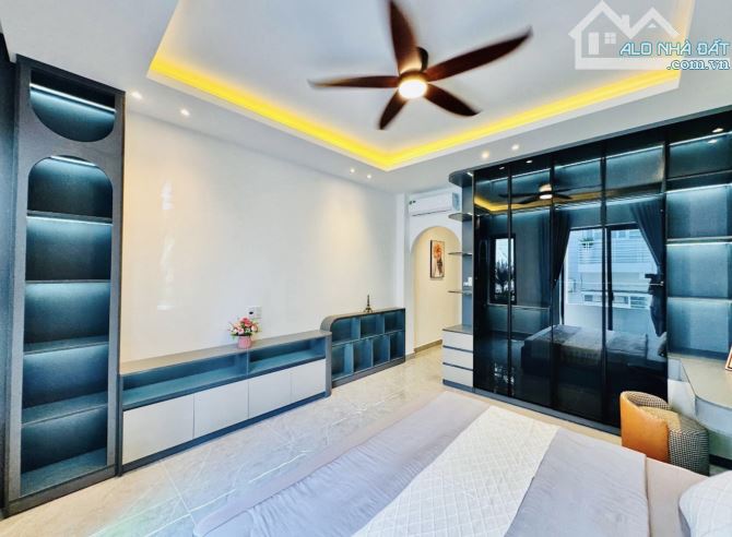 CẦN BÁN NHÀ ĐƯỜNG TRẦN PHÚ, PHƯỜNG 4, QUẬN 5 - GIÁ:4TỶ850/68,6M2 (4,8x14,3M). SHR - 6
