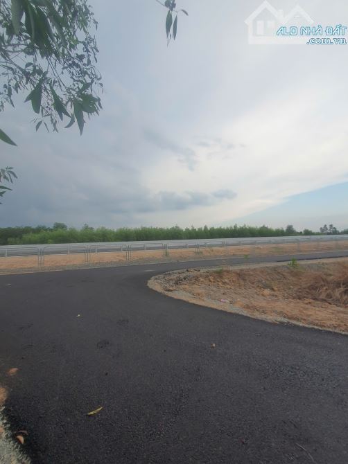 LÔ ĐẤT ĐẸP CẠNH CAO TỐC BH-VT, MẶT TIỀN ĐƯỜNG NHIỀU, PHỦ HỒNG, CÁCH CẢNG CÁI MÉP 5KM - 6