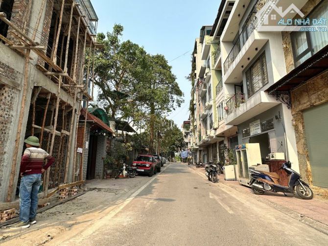 Bán nhà Long Biên, Phân lô quân đội - lô góc - kinh doanh - 2 oto tránh nhau, vìa hè rộng. - 6