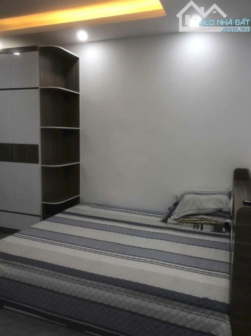 NHÀ NGUYỄN KHUYẾN - VĂN QUÁN - DT 35m2 - MT 4M - XÂY MỚI 5 TẦNG FULL ĐỒ - 10M RA KĐT VĂN Q - 6