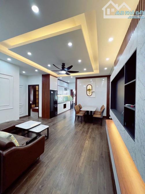 Bán căn góc chung cư sát đường Khuất Duy Tiến 82m 3 ngủ full nội thất đẹp chỉ nhỉnh 6 tỉ - 6