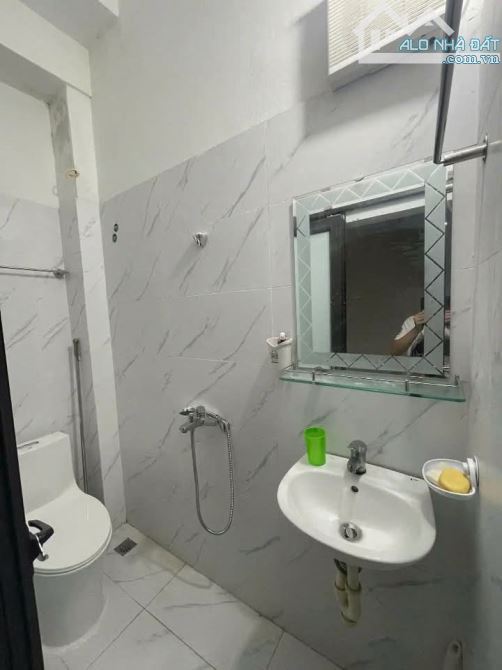 Cho thuê nhà ngõ 295 Bạch Mai Hai Bà Trưng 30/50m x 3 tầng, giá 12tr/tháng - 6