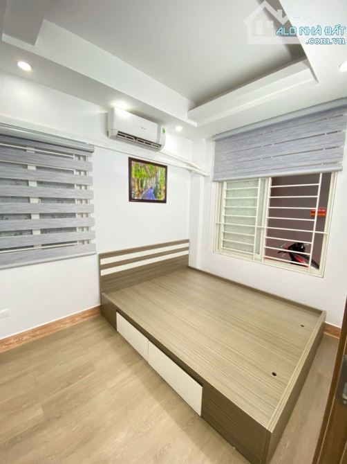 DUY NHẤT MỘT CĂN HỘ CCMN ĐỘC LẬP NHƯ NHÀ MẶT ĐẤT - CHÙA LÁNG ĐỐNG ĐA - HƠN 1 TỶ - CÁCH MẶT - 6