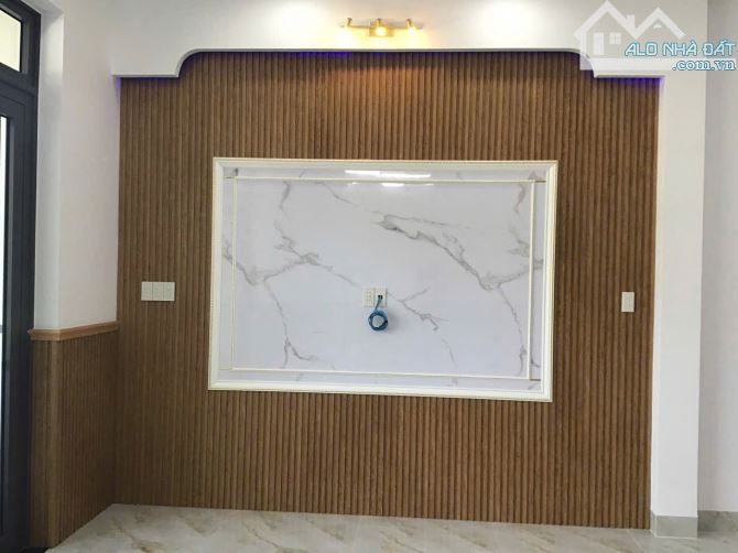 Bán nhà 3 tầng vĩnh hiệp ô tô cách 23/10 chỉ 30m - 6