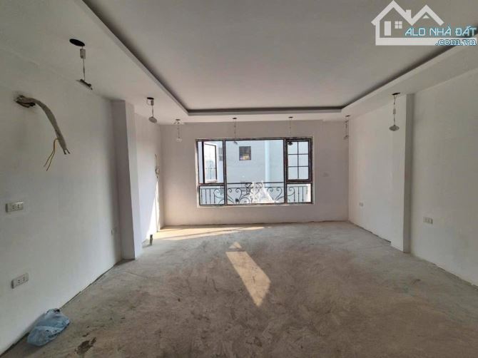 BÁN NHÀ Định Công Hạ, DT 40m2, 7 tầng, MT 4,75m, 11,5 tỷ - 6