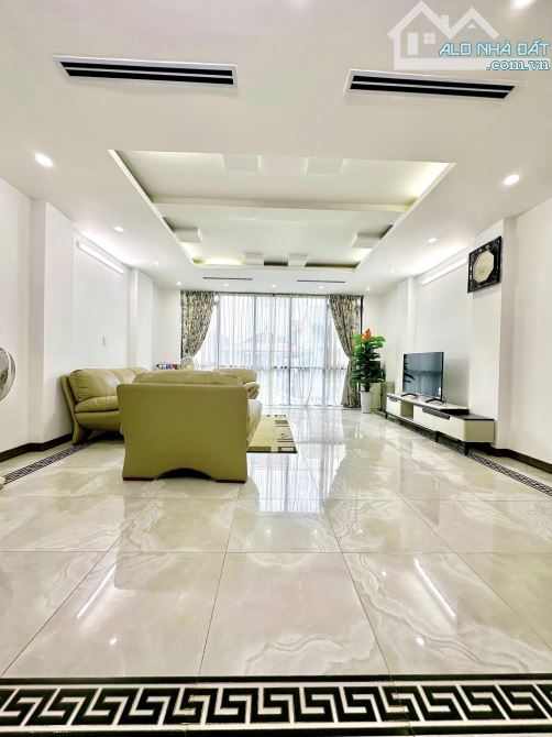 CHỈ NHỈNH 27 TỶ CÓ NGAY TÒA VĂN PHÒNG 9 TẦNG PHÂN LÔ NGUYỄN XIỂN 52m MẶT TIỀN 5.1m - 6
