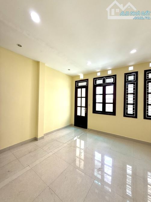 NHÀ KHU VIP SÂN BAY, 3 TẦNG 60M² NỞ HẬU, HXH TRÁNH, 6PN, KHU DÂN TRÍ CAO, CHỈ 13.2 TỶ - 6