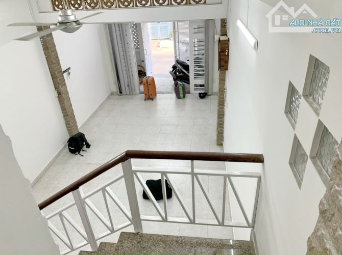 Cho thuê nhà mới 3 lầu hẻm xe hơi đường Hồ Thành Biên Phường 4 Quận 8 - 6
