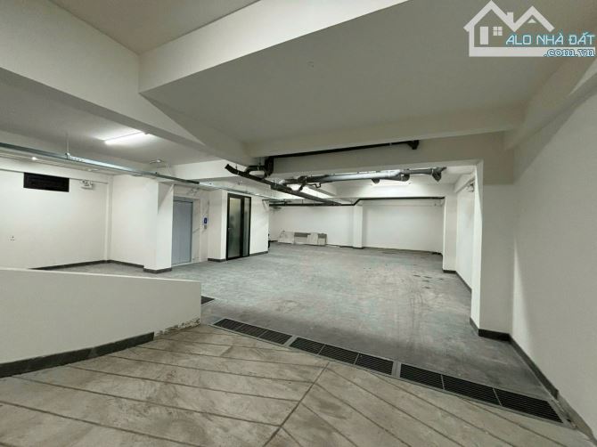 Cho thuê nhà mặt tiền số 5 Đặng Tất, Phường Tân Định, Quận 1,TP Hồ Chí Minh dt:14x25m - 6