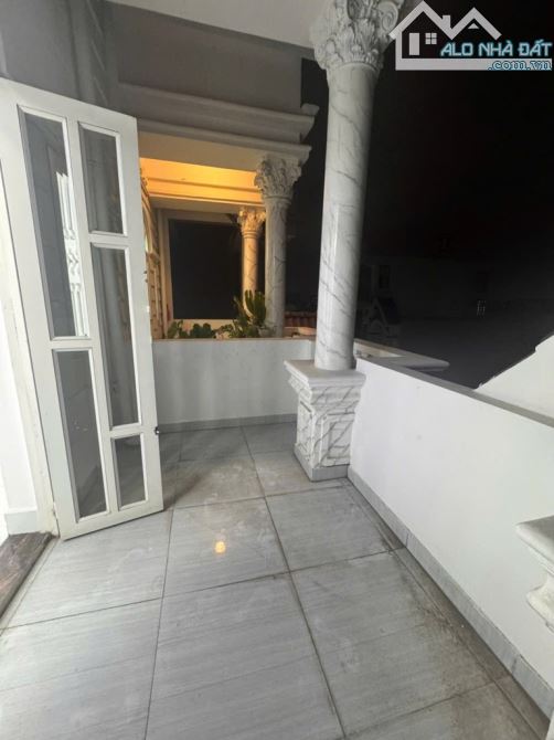NHÀ 4 TẦNG GẦN LÊ VĂN QUỚI – ĐƯỜNG XE TẢI 8M – 4x20 – 6.25 TỶ – SỔ HOÀN CÔNG ĐỦ  + Vị trí: - 6