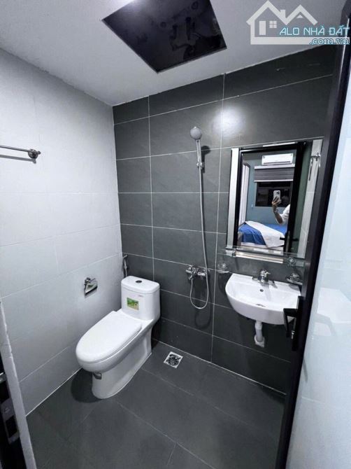 Bán nhà dòng tiền Đống Đa, 64m2, 7 tầng, 10PNKK, doanh thu 55tr, chỉ 12 tỷ - 6